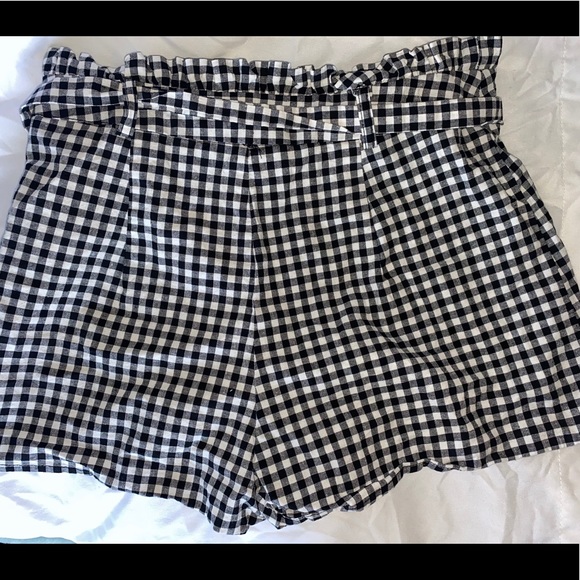 High Waisted Gingham Bow Tie Shorties - Picture 5 of 6